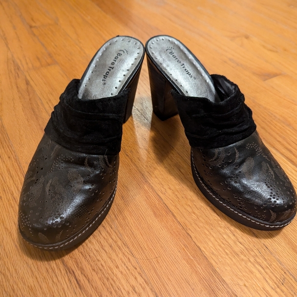 BareTraps leather clogs with suede and floral accents size 9.5 - Picture 2 of 6